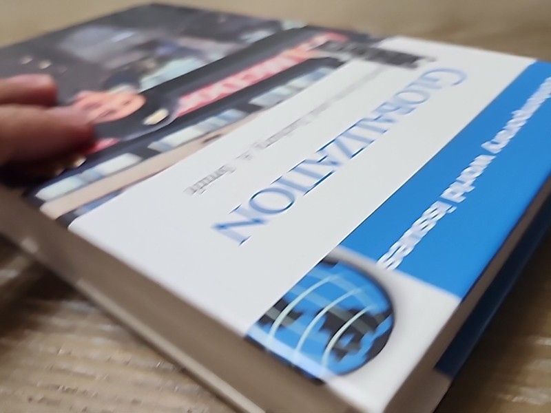 Globalization : A Reference Handbook Justin, Smith, Zachary A. Er gallery