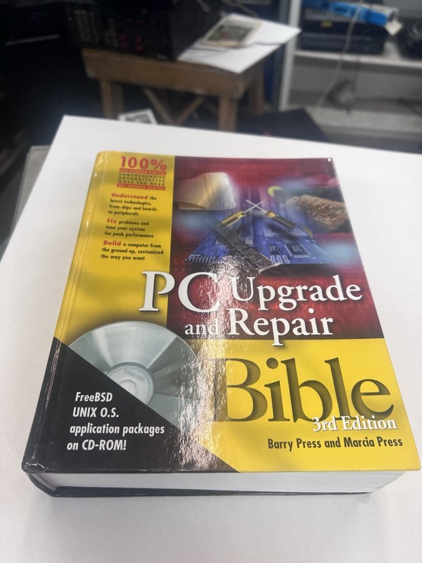 PC Upgrade and Repair Bible by Barry Press & IDG Books 1996 w/ CD-ROM