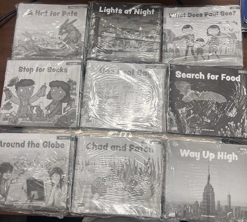 Benchmark Education, 10 Different Tiles, Every Pack Have 20 Pamphlets