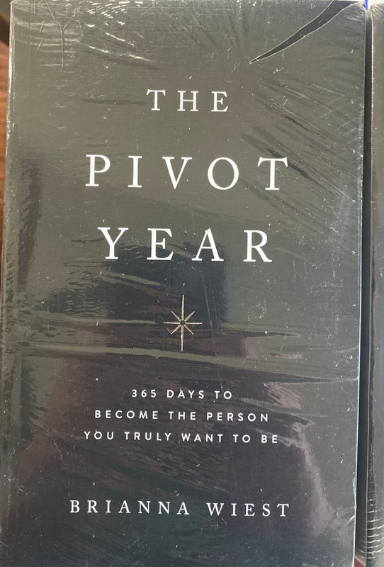 The Pivot Year (English) by Brianna Wiest (Paperback) – BRAND NEW SEALED!!!!