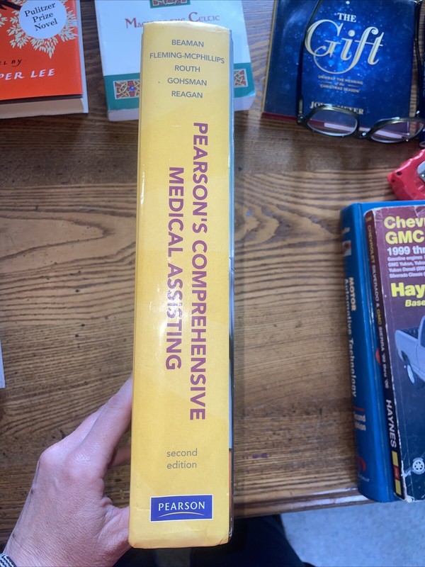 Pearsons Comprehensive Medical Assisting 2nd Ed. Hardcover - V GOOD w CD & Code gallery