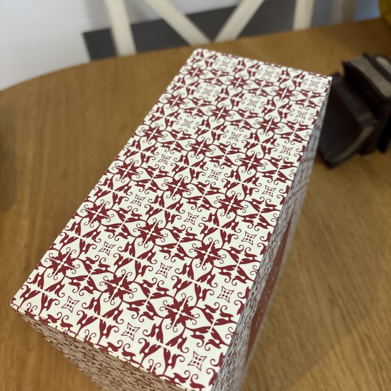 The Oxford Companion to the Book 2 Volume Set Suarez & Woudhuysen Decorative Red gallery