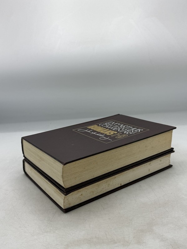 The MacArthur New Testament Commentary Romans 1-8 & 9-16 John MacArthur 2 Book gallery