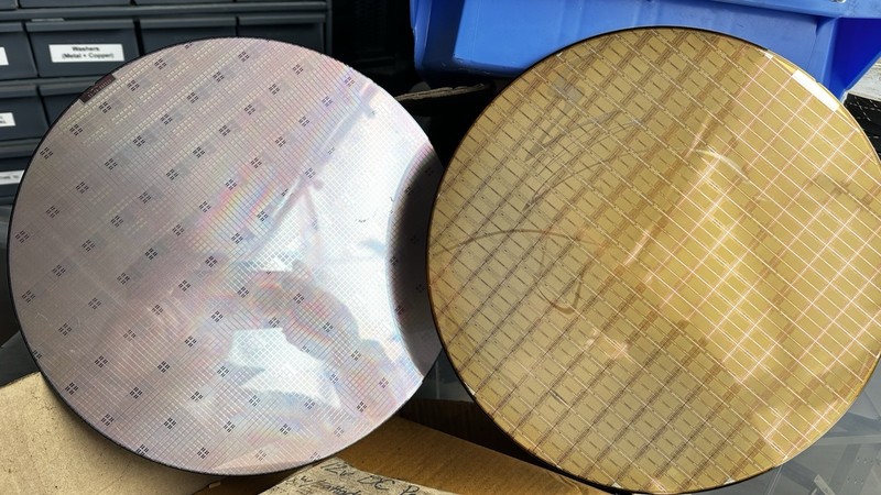 2 Silicon Wafer 12” 300mm View Pictures For Details