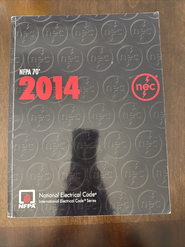 NFPA 70, National Electrical Code : 2014 Edition Paperback