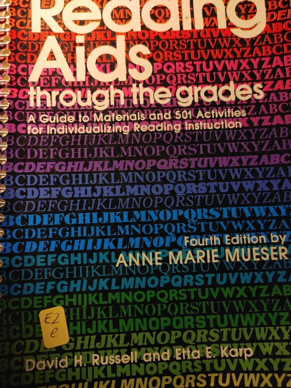 Reading Aids Through the Grades : A Guide to Materials and 501 E2