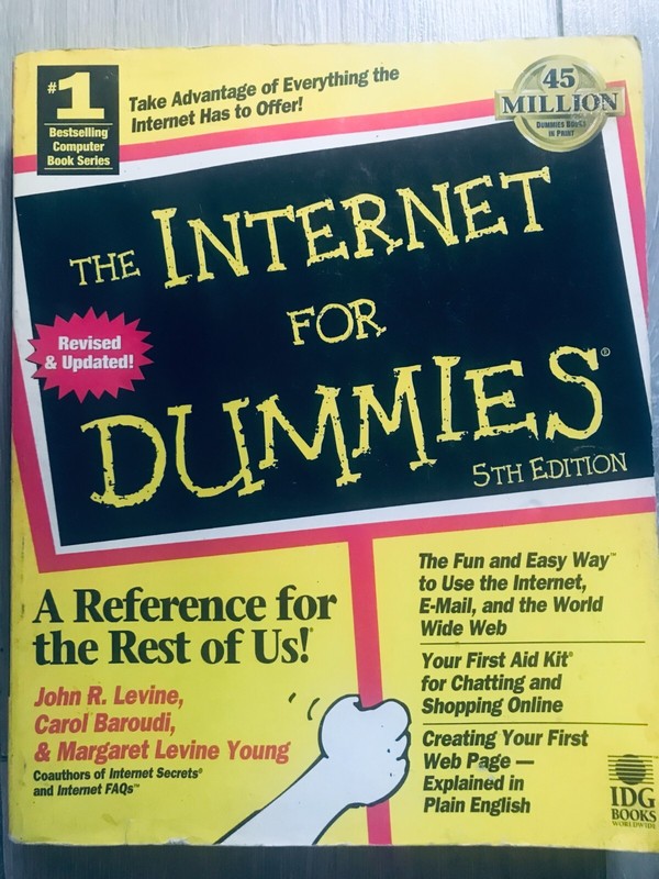 The Internet For Dummies. Paperback.